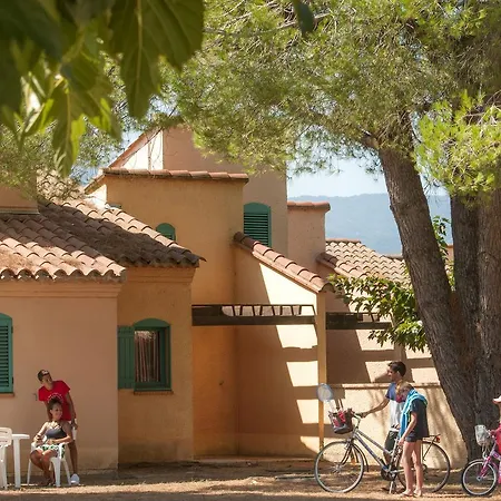 Goelia Village Club 3* أرجيليه- سور- مير